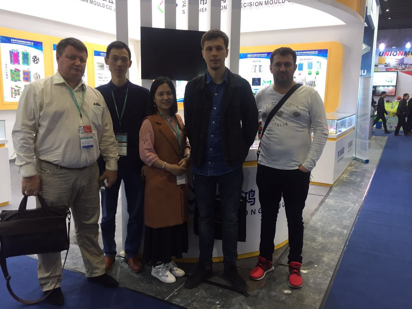 Our client visiting our booth in Chinaplas
